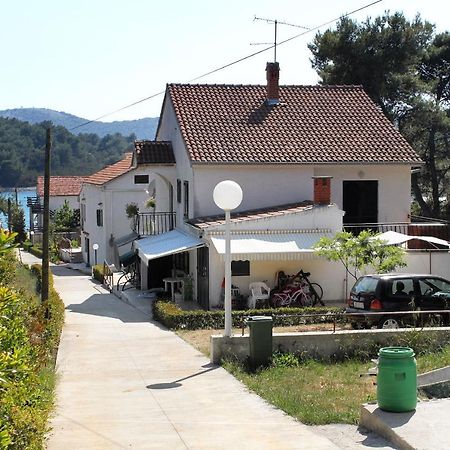 Apartments By The Sea Brgulje, Molat - 6241 Exterior foto